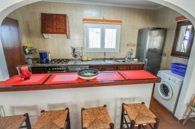 Linda - modern villa with splendid views in Benissa