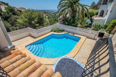 Linda - modern villa with splendid views in Benissa