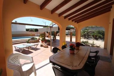 Pineda - modern well-equipped villa with private pool in Costa Blanca