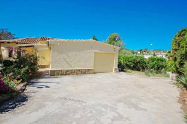 Mimosa - pretty holiday property with private pool in Moraira