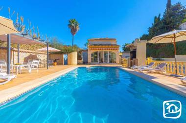 Abahana Villas Baladrar Way