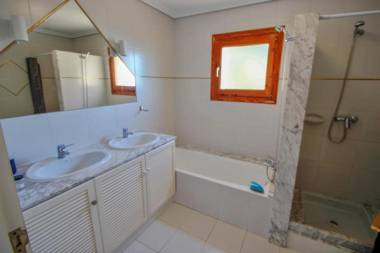 Emma - sea view holiday home with private pool in Benissa