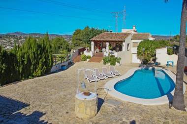 El Ventorrillo - holiday home with stunning views and private pool in Benissa