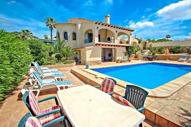 Alice - holiday home with private swimming pool in Benissa