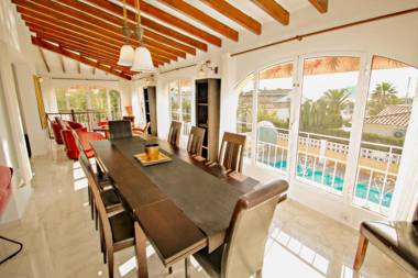 Samina - holiday home with stunning views and private pool in Benissa