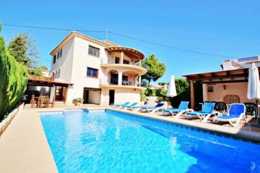 Emilia - holiday home with ocean view and private pool in Benissa