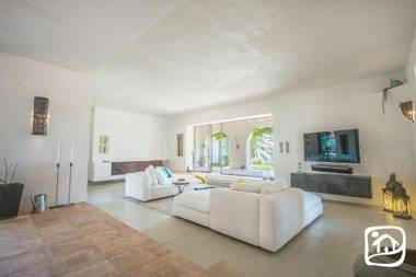 Abahana Villas Monserrat