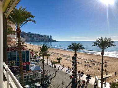 LEVANTE BEACH SEAFRONT BLUELINE STUDIO