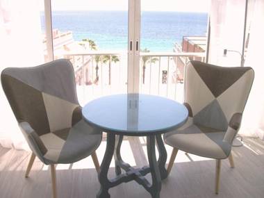 Apartamento Giner muy centrico soleado en pleno casco historico frente la playa de levante a unos pasos con vistas al mar