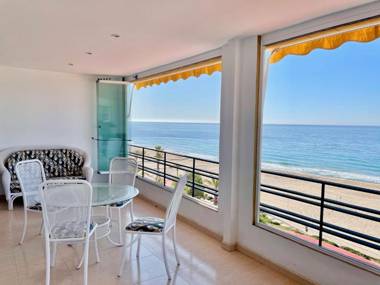 Seafront Dali Apartment