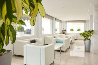 Hotel Las Arenas Affiliated by Melia