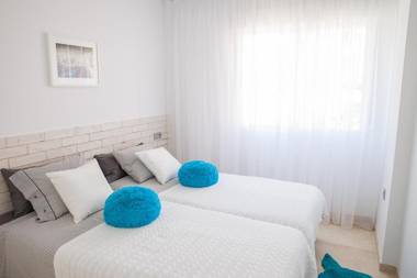 Luxury 100 sq.m. sea view apartment