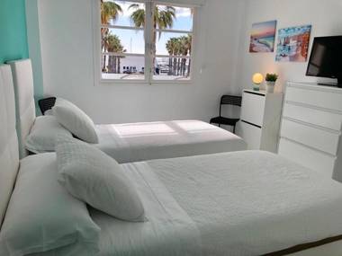 VIVE BENALMÁDENA Apartamento LUXE PUERTO MARINA Primera Línea de Playa