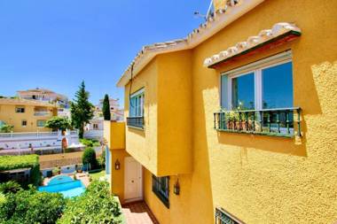 4BR Villa Milana Private Pool Sea Views. Wifi 3 mins Drive to the Beach
