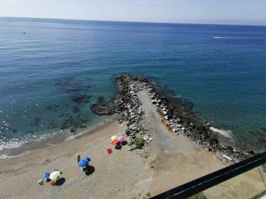 La Perla: apartamento los pies en el agua