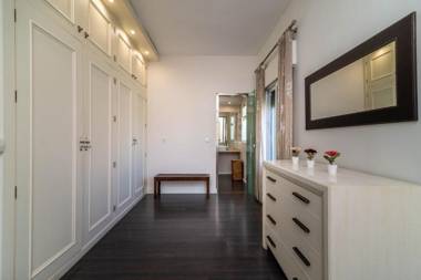 VB Velázquez 5BDR Independent Villa