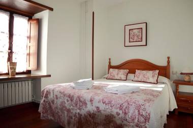 Casas Rurales y Apartamentos La Hornera