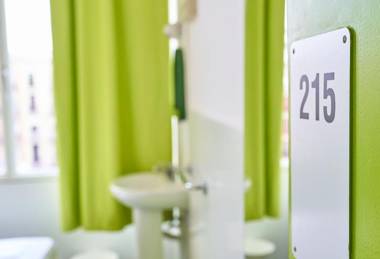 Hostel Central and Basic Universitat