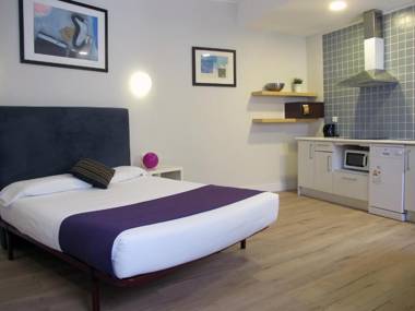 Mayerling Bisbe Urquinaona