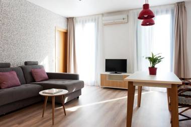 MH Apartments S. Familia