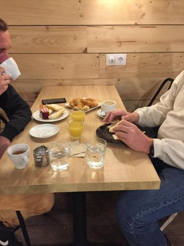 Break BCN - Hostal & Coffeebar