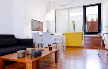 Inside Barcelona Apartments Mercat