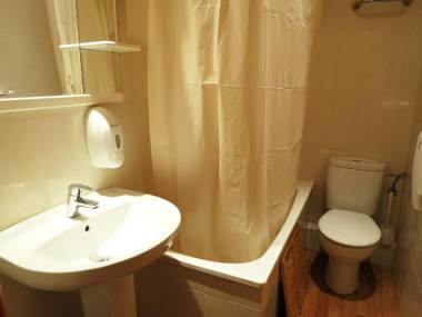 Hostal Balmes Centro