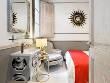 HoHomes - Centric Design Apartment