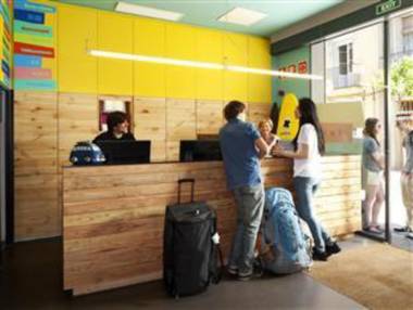 Amistat Beach Hostel Barcelona