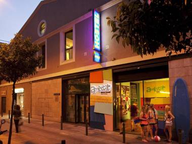 Amistat Beach Hostel Barcelona