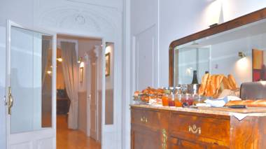 Mihlton Barcelona Boutique B&B