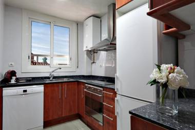 Classbedroom Fira Business Apartment