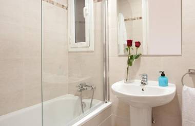 Whatching Sagrada Familia