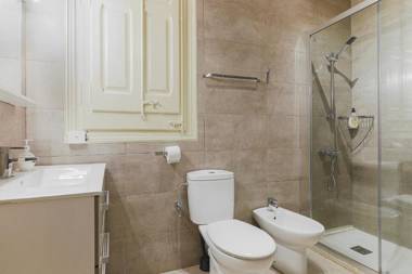 Be Barcelona Eixample Universidad