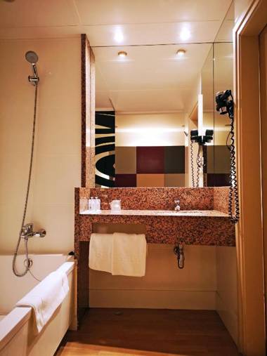 H La Paloma Adults Only