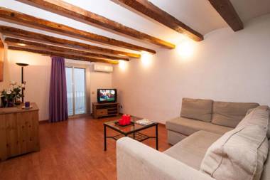 Rustic Poble Sec Apartment