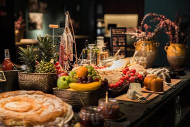 Yurbban Trafalgar Hotel