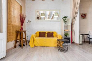 FridaysFlats Retro Chic - Experience the charm of Poble Sec