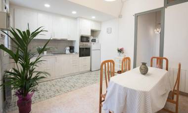 Poble Sec Charming Apartment