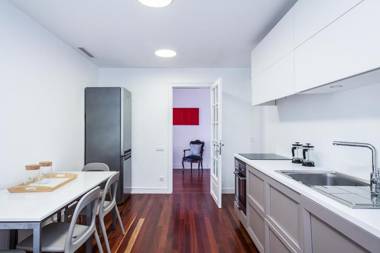 Milton House Gran Via