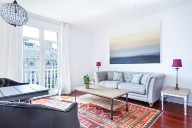 Milton House Gran Via