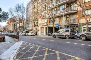 FridaysFlats Cozy & Quiet - 2 bedroom flat near sagrada familia
