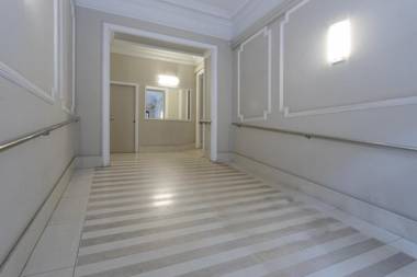 Sagrada Familia - Gaudi Apartment