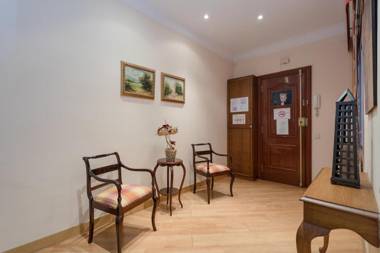 Sagrada Familia - Gaudi Apartment