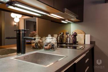 Unique Rentals - Luxurious Oasis