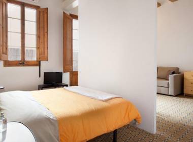 Sunny flatnear ramblaswifi incl.