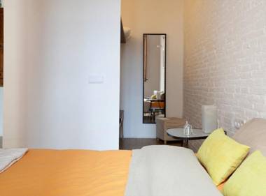 Sunny flatnear ramblaswifi incl.