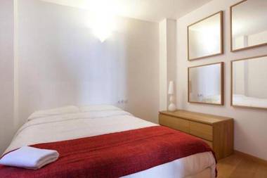 Spacious apartment for families near Park Guell