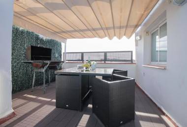 Fridays Flats Bright & Breezy