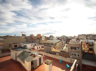 Fridays Flats Bright & Breezy